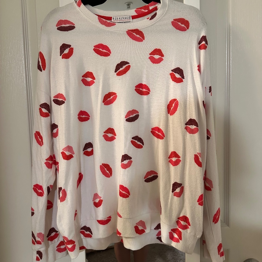 PJ Salvage kiss print sweatshirt top